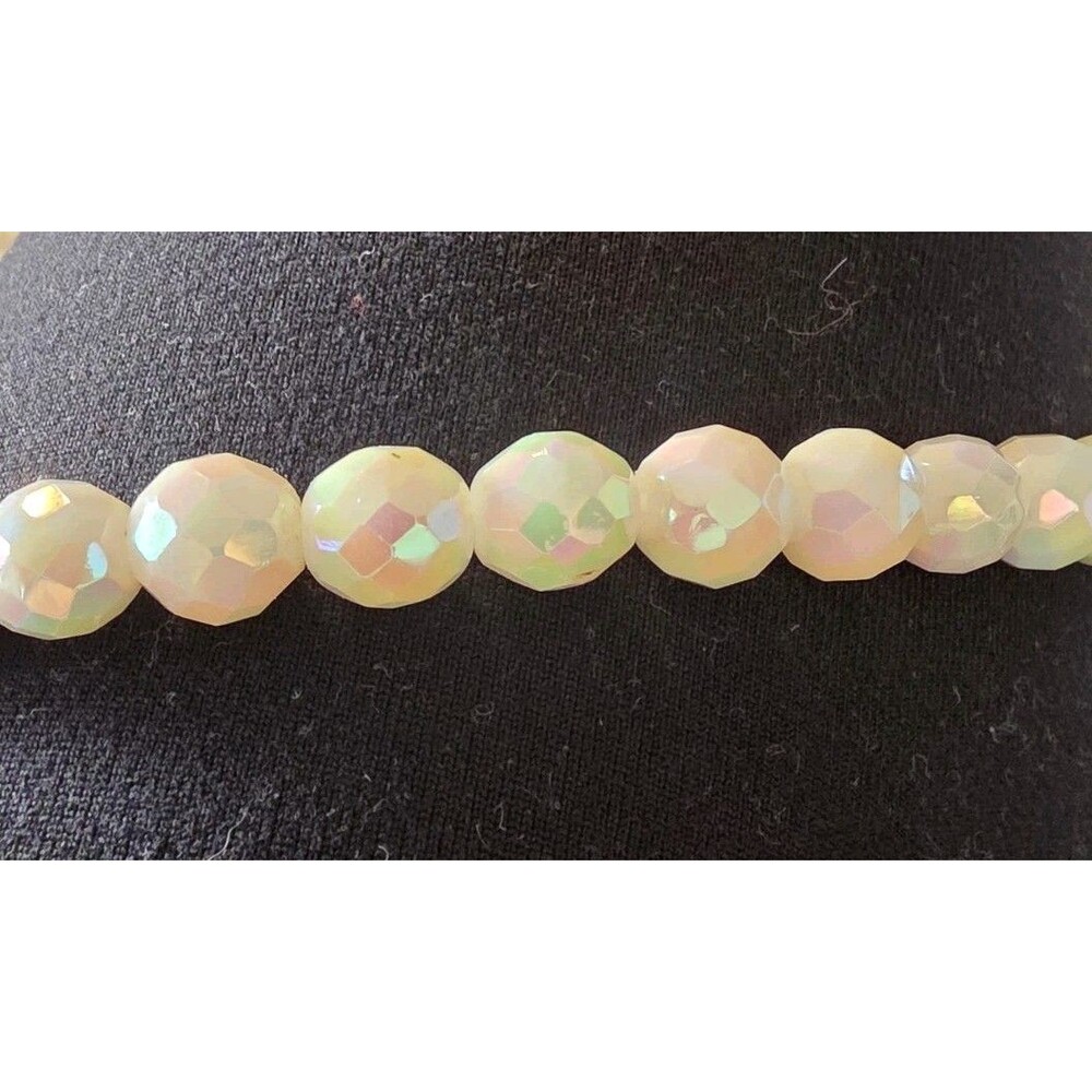 White Aurora Borealis Faceted Glass Bead Necklace Iridescent Faux Silver Clasp - Picture 4 of 6
